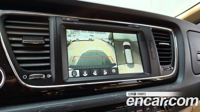 Kia Canival 2017 — photo 15