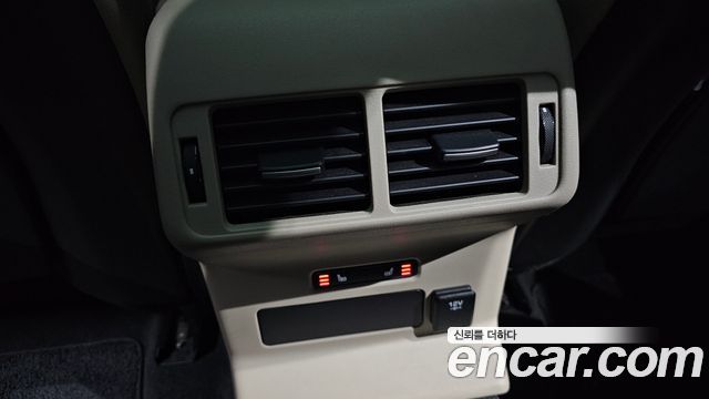 Land Rover Range Rover Velar 2018 — photo 18