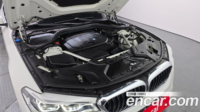 BMW 5-Series 2018 — photo 6