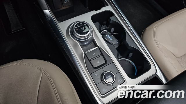 Ford Explorer 2021 — photo 9