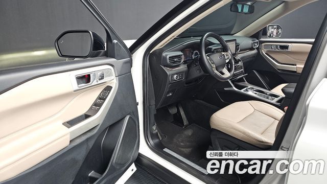 Ford Explorer 2021 — photo 11