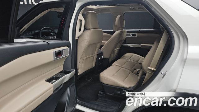 Ford Explorer 2021 — photo 12