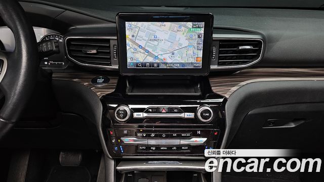 Ford Explorer 2021 — photo 14