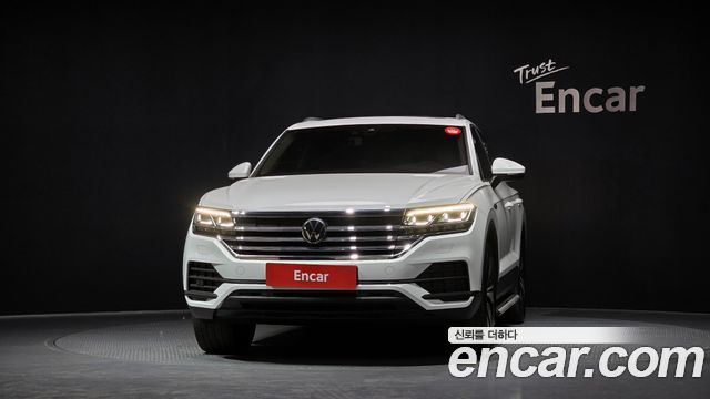 Volkswagen Touareg 2023 — photo 3