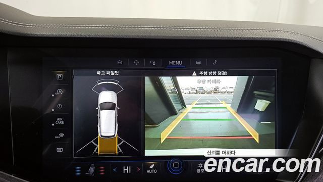 Volkswagen Touareg 2023 — photo 15