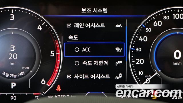 Volkswagen Touareg 2023 — photo 16