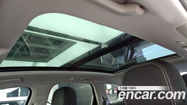 Volkswagen Touareg 2023 — photo 18