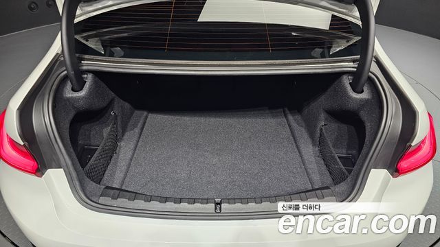 BMW 3-Series 2019 — photo 20
