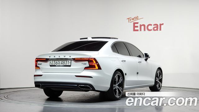 Volvo S60 2020 — photo 2
