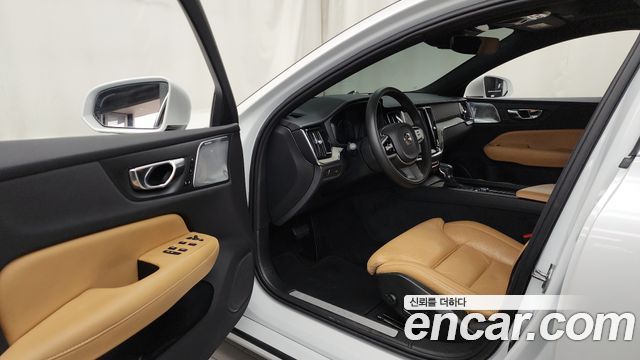 Volvo S60 2020 — photo 10