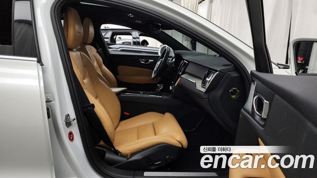 Volvo S60 2020 — photo 11