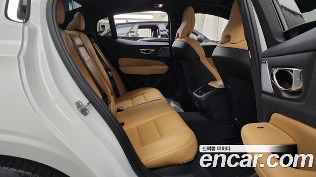 Volvo S60 2020 — photo 12