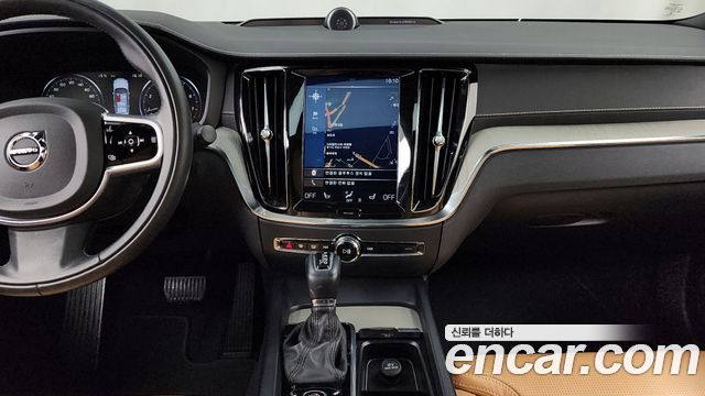 Volvo S60 2020 — photo 14