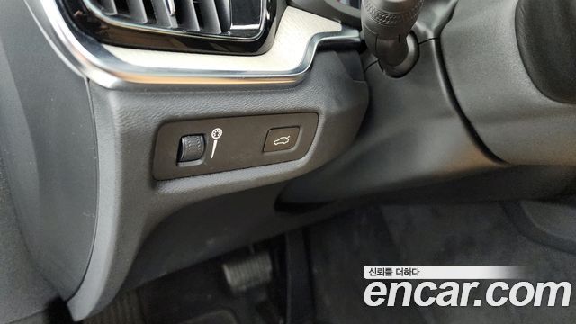 Volvo S60 2020 — photo 16