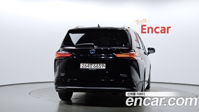 Toyota Sienna 2021 — photo 4