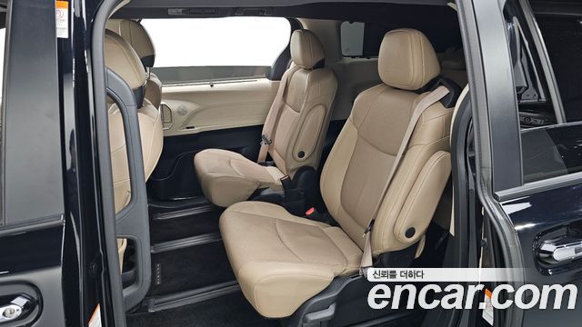 Toyota Sienna 2021 — photo 12