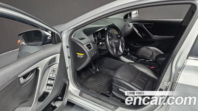 Hyundai AVANTE 2016 — photo 10
