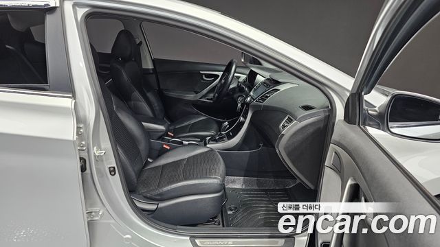 Hyundai AVANTE 2016 — photo 12