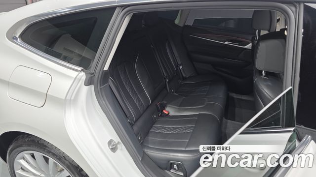 BMW Gran Turismo 2023 — photo 12