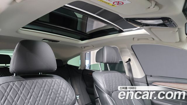 BMW Gran Turismo 2023 — photo 17