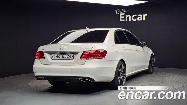 Mercedes-Benz E-Class 2016 — photo 2