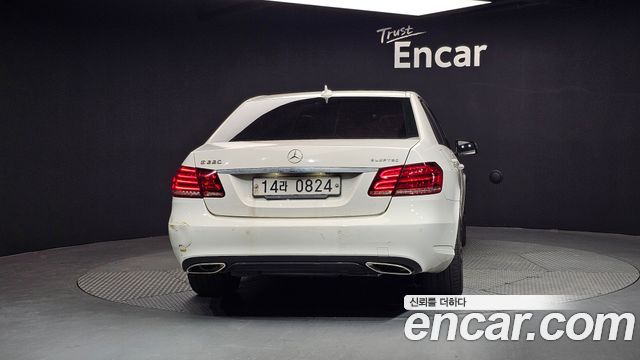 Mercedes-Benz E-Class 2016 — photo 4