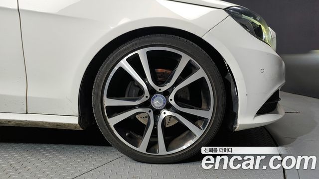 Mercedes-Benz E-Class 2016 — photo 5