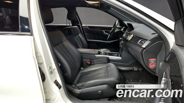 Mercedes-Benz E-Class 2016 — photo 10