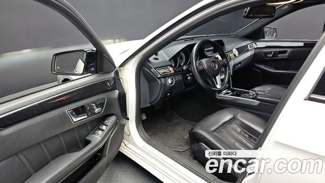 Mercedes-Benz E-Class 2016 — photo 11