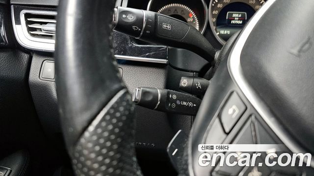 Mercedes-Benz E-Class 2016 — photo 17