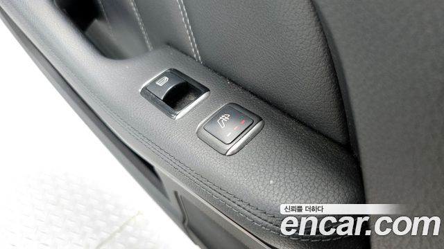 Mercedes-Benz E-Class 2016 — photo 18