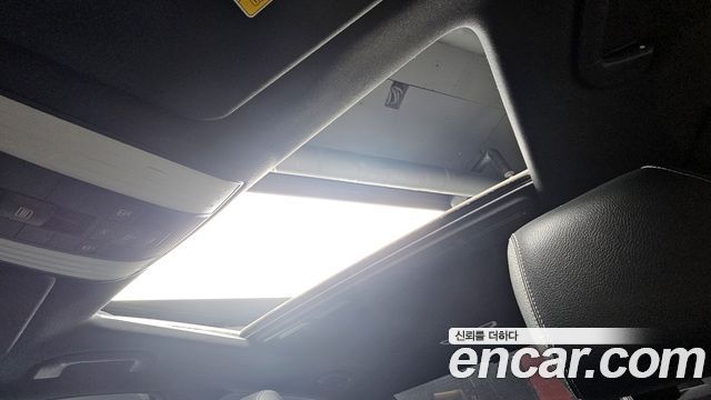Mercedes-Benz E-Class 2016 — photo 19