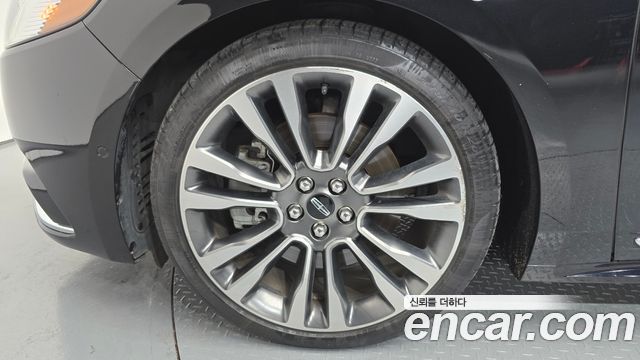 Lincoln Continental 2019 — photo 5