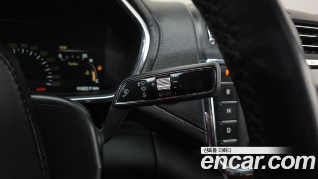 Lincoln Continental 2019 — photo 17
