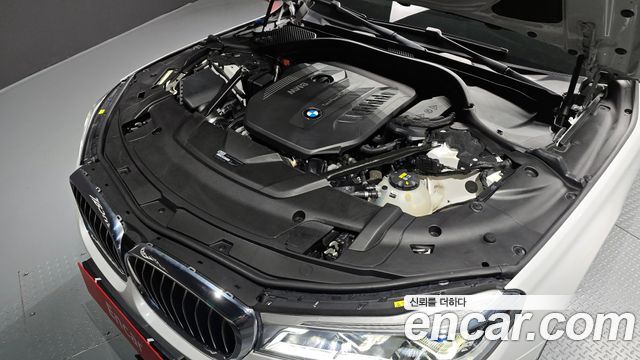 BMW 7-Series 2018 — photo 6