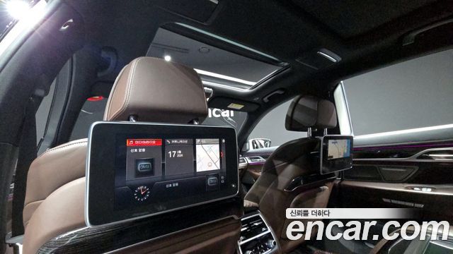 BMW 7-Series 2018 — photo 19