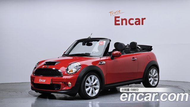 Mini Cooper Convertible 2012 — photo 1