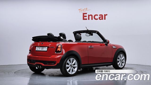 Mini Cooper Convertible 2012 — photo 2
