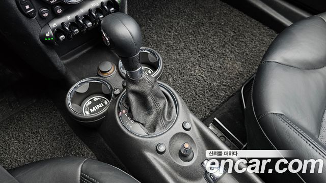 Mini Cooper Convertible 2012 — photo 9