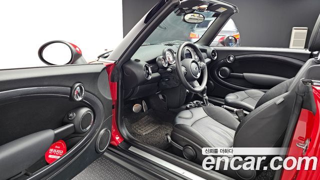 Mini Cooper Convertible 2012 — photo 11