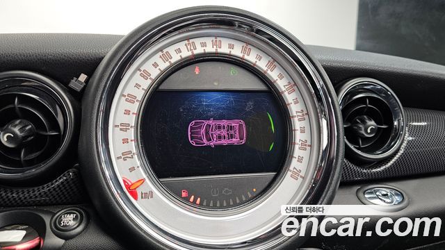Mini Cooper Convertible 2012 — photo 19