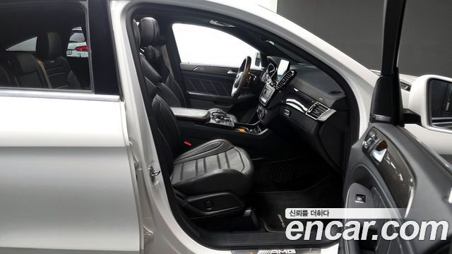 Mercedes-Benz GLE-Class 2019 — photo 11