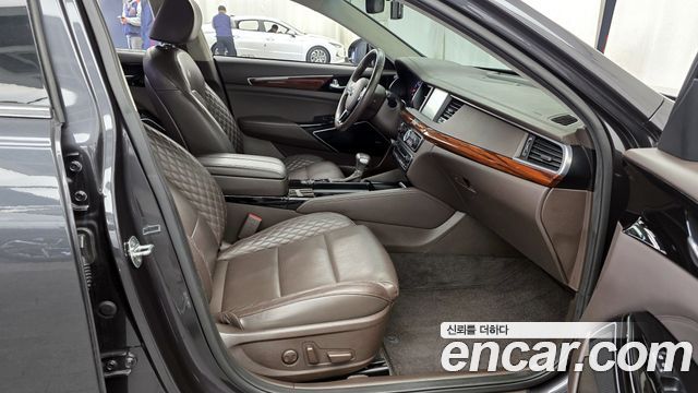 Kia K7 2016 — photo 11