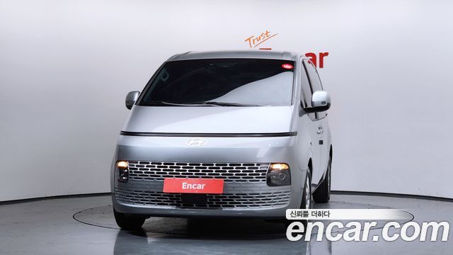 Hyundai Staria 2025 — photo 3