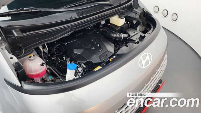 Hyundai Staria 2025 — photo 6
