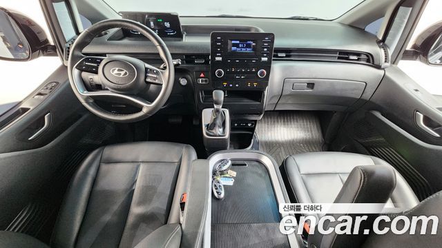 Hyundai Staria 2025 — photo 7