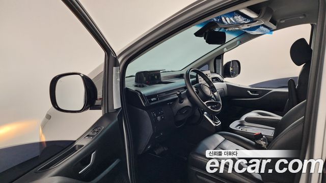 Hyundai Staria 2025 — photo 10