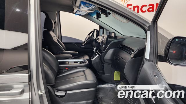 Hyundai Staria 2025 — photo 11