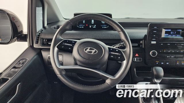 Hyundai Staria 2025 — photo 13