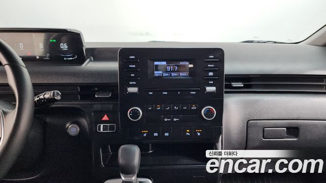 Hyundai Staria 2025 — photo 14
